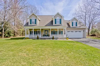 377 Woodland Cir 1