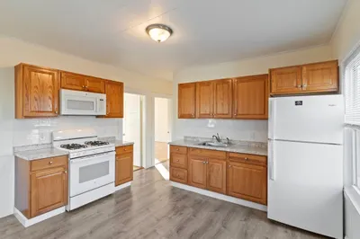105 Grant St #3