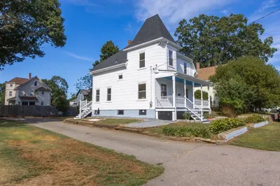 76 Samoset Ave 1