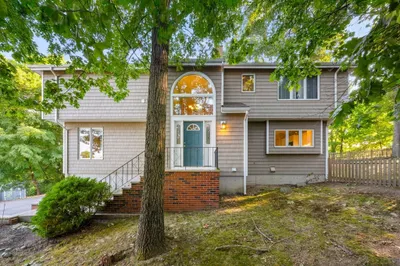 18 Angela Cir 1