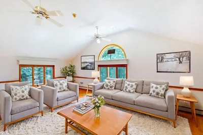 22 Starview Dr 1