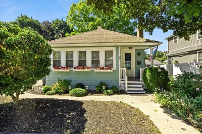 33 Menlo Ave