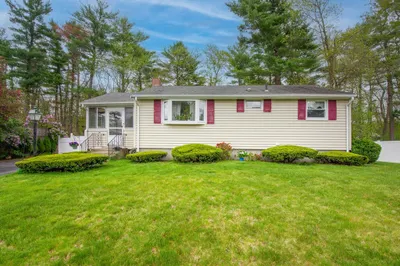 36 Manhattan Dr 1