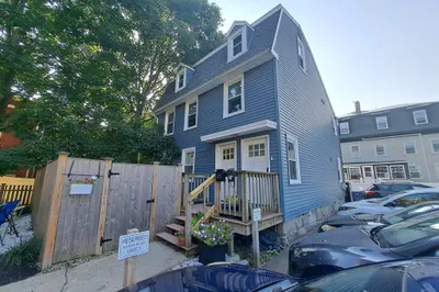 46 1/2 Essex Street