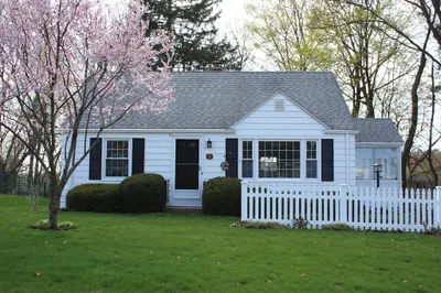 9 Knollwood Dr