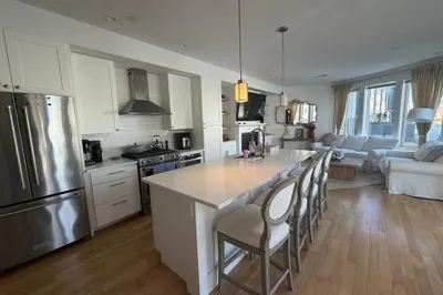 283 Old Colony Ave #1