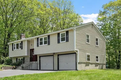 12 Edward Dr