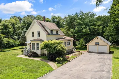 27 Laurel St