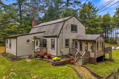 109 Pleasant St 1