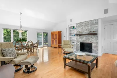 12 Burnaby St 1