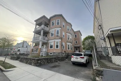 27-29 Boxford St 1