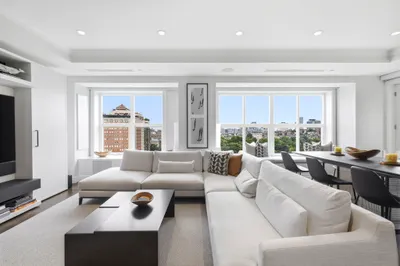 300 Boylston St #1202