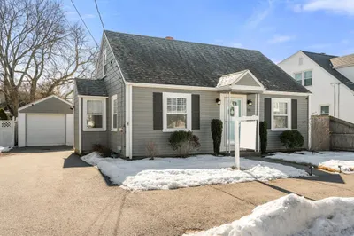 215 London Ave