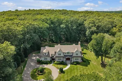 250 Country Drive 1