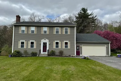 14 Clarence Dr
