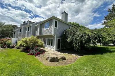 10 Westcliff Dr #End