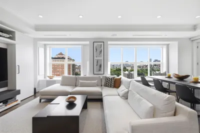 300 Boylston St #1202