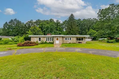 100 Valley View Dr 1