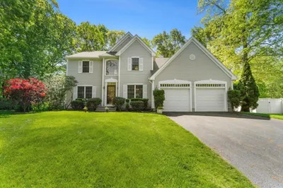 7 Whitney Circle 1