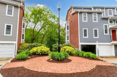 22 N Stone Mill Dr #1111 1