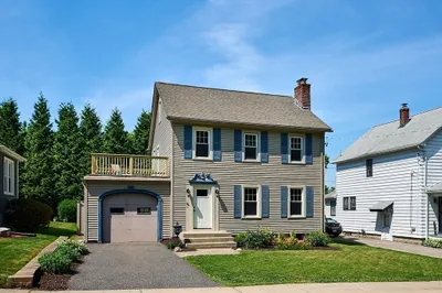 39 Dillon Ave