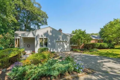 52 Hickory Rd 1