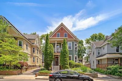 25 Banks St #2 1