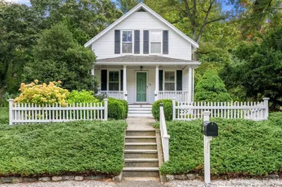 48 Golden Ball Road 1