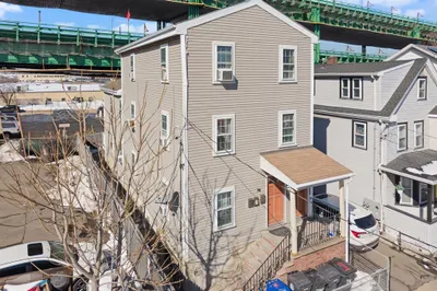 74 Chestnut Street 1