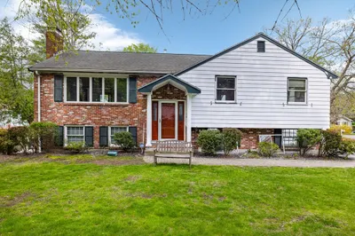 387 Lincoln Street 1
