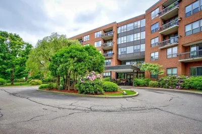 210 Nahanton St #415 1