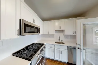 836 Canterbury St #2R 1