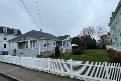 103 Davis St