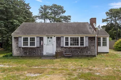 6 Elliot Dr 1
