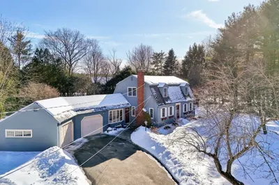 82 Old Bolton Rd