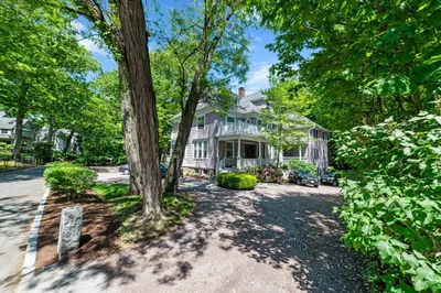 140 Kilsyth Rd #1