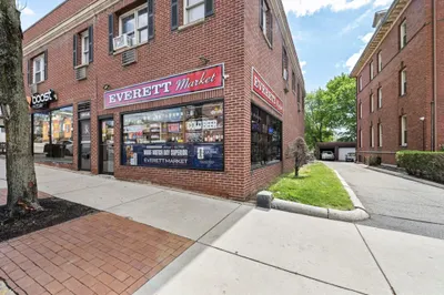493 Broadway 1