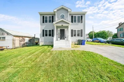 38 Renaud St