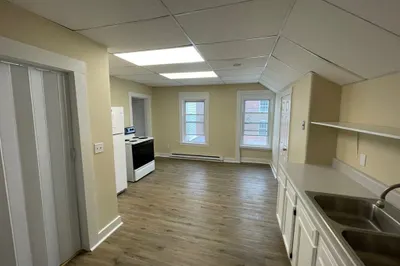 325 Main St #3 1
