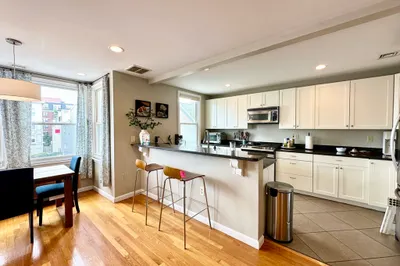 28 Monument St #2 1