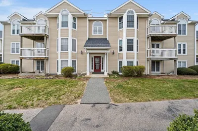 309 Carriage Ln #309 1