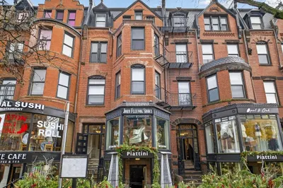 226 Newbury St #32