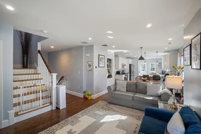61 Amsden St #61