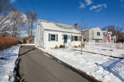 8 Howe St 1