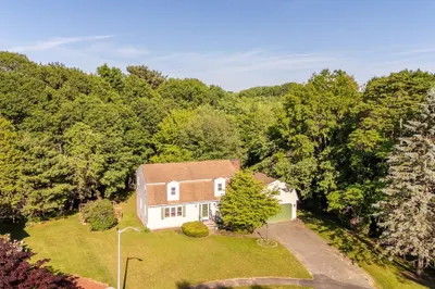 83 Tanglewood Dr 1