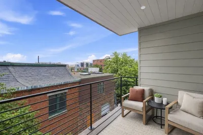 118 B Street #203
