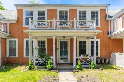 17 Maple St #17
