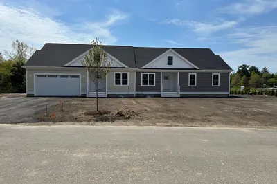 6 Hayley Circle