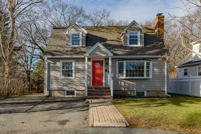 271 Sylvia St 1