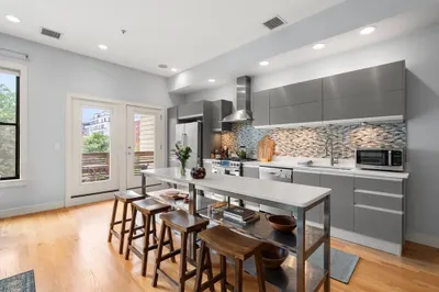 171 W Fourth St #4